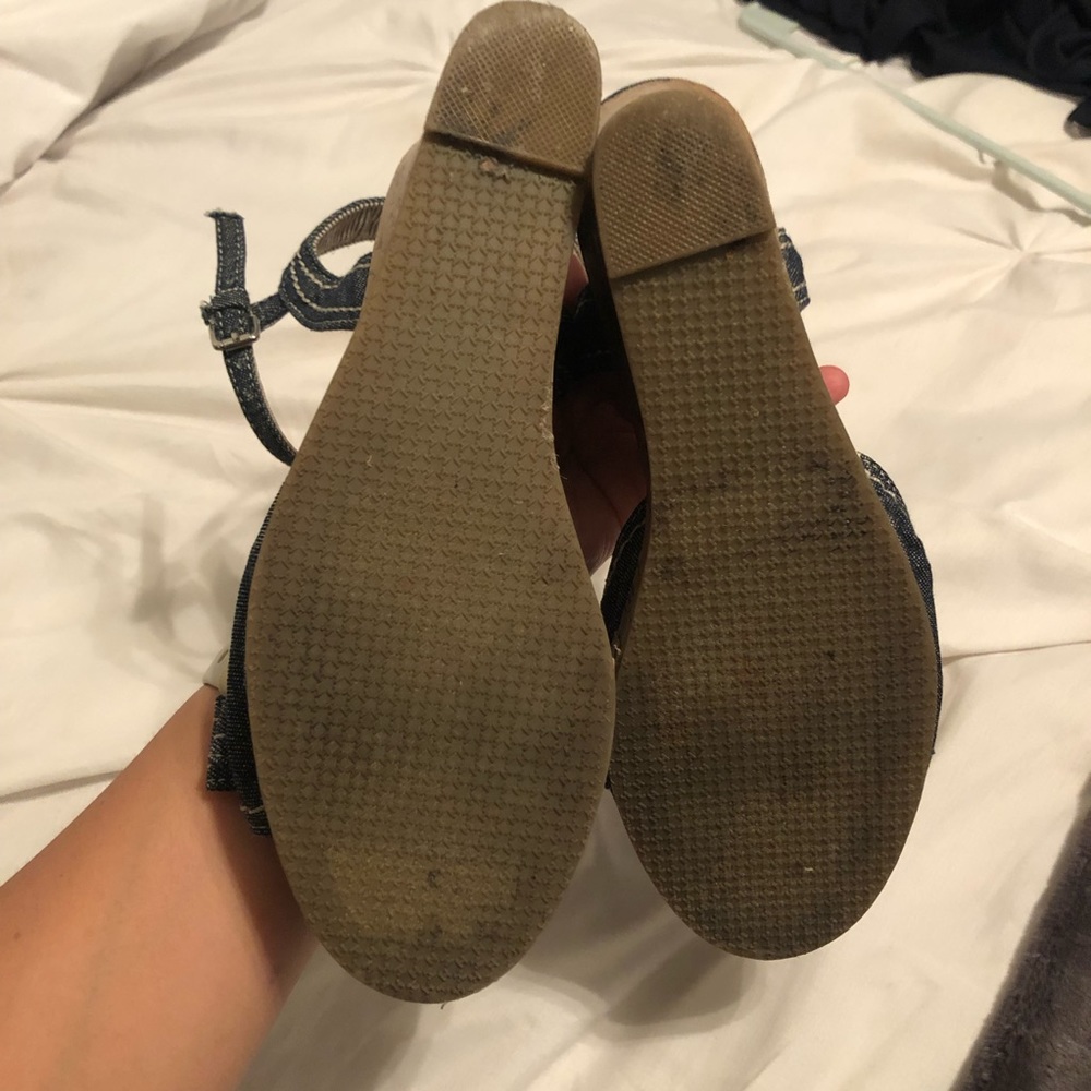 [SOLD] Tommy Hilfiger Jean Bow Wedges - Picture 5 of 5
